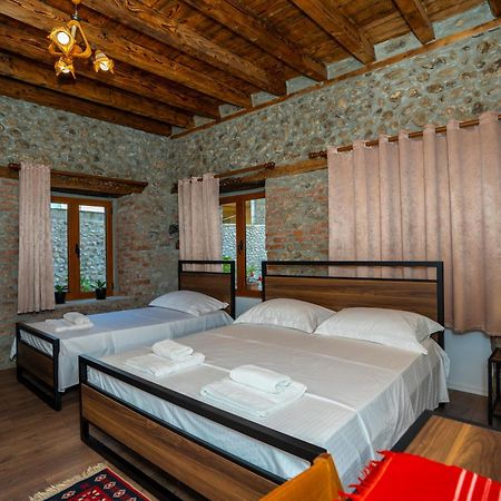 Intown Guesthouse Shkoder Exterior photo