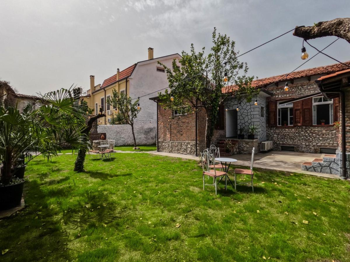 Intown Guesthouse Shkoder Exterior photo
