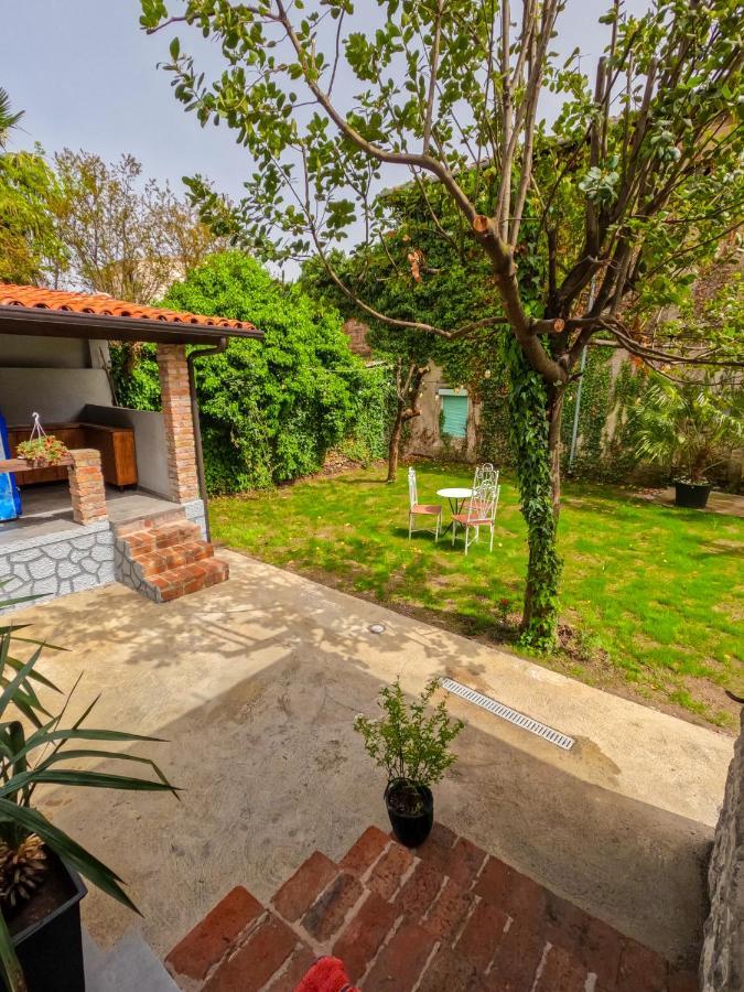 Intown Guesthouse Shkoder Exterior photo