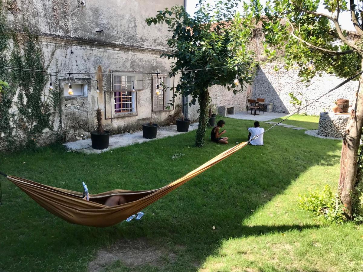 Intown Guesthouse Shkoder Exterior photo