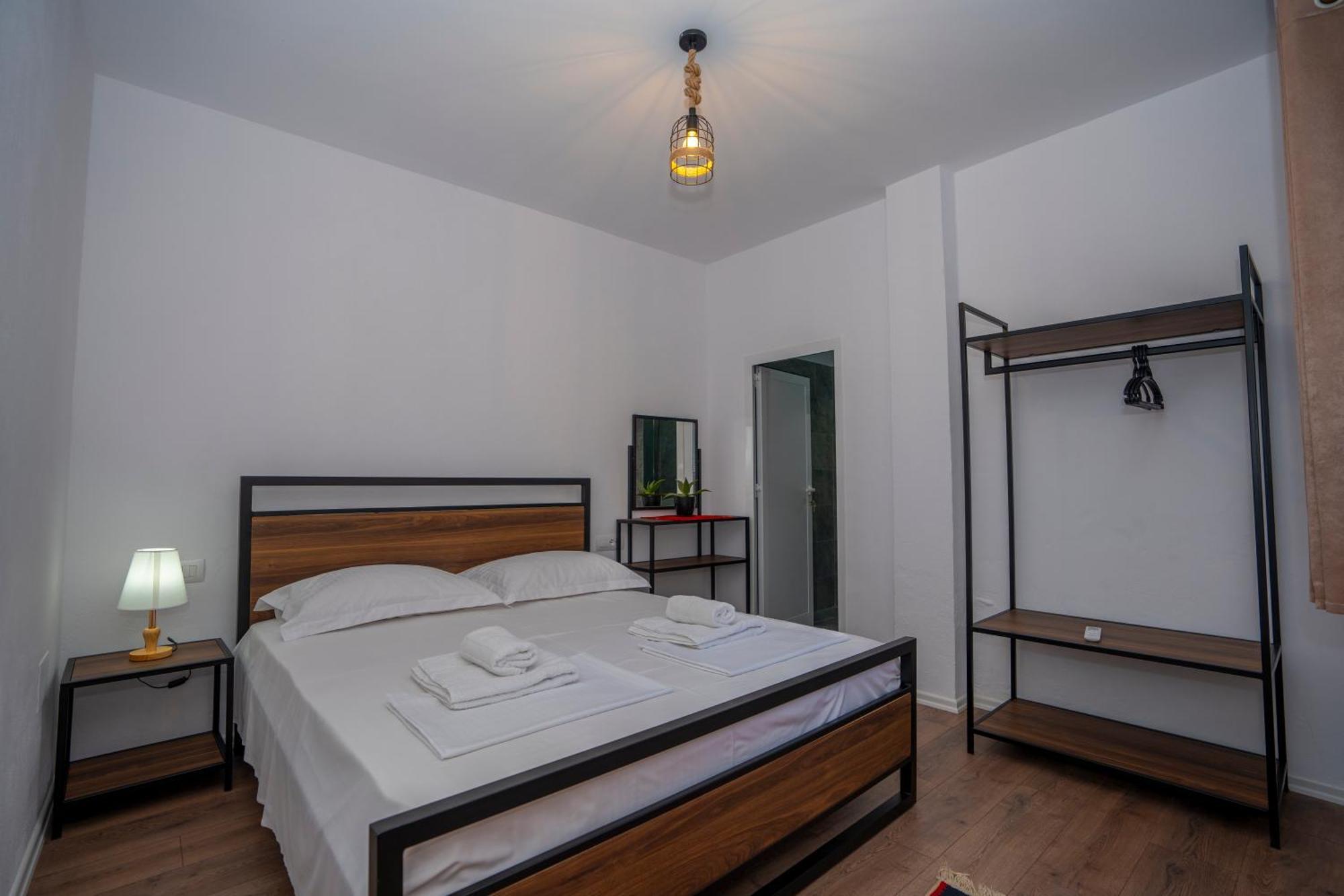 Intown Guesthouse Shkoder Exterior photo