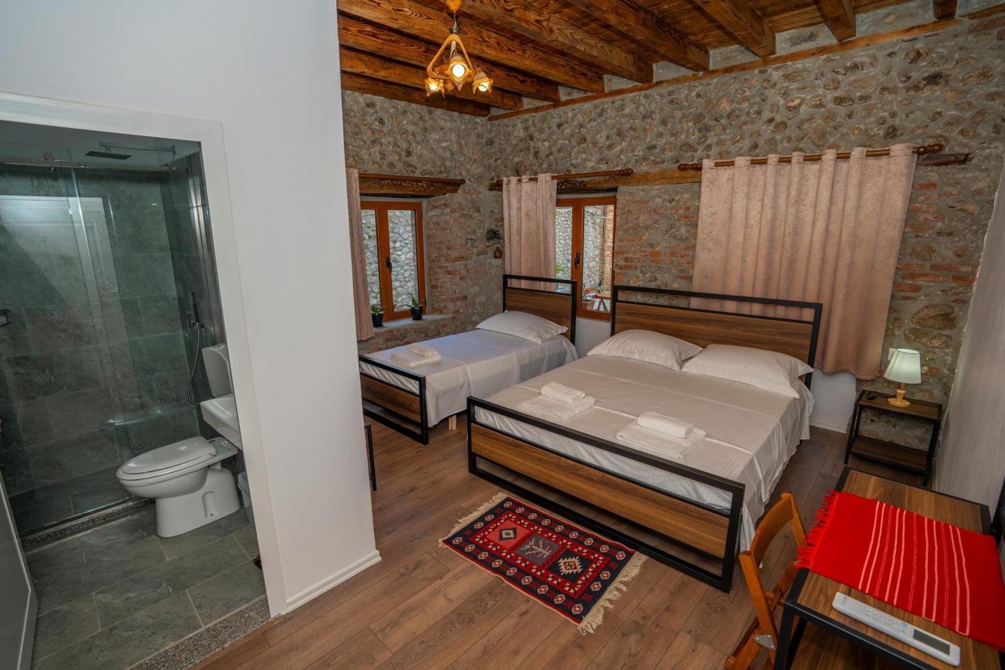 Intown Guesthouse Shkoder Exterior photo
