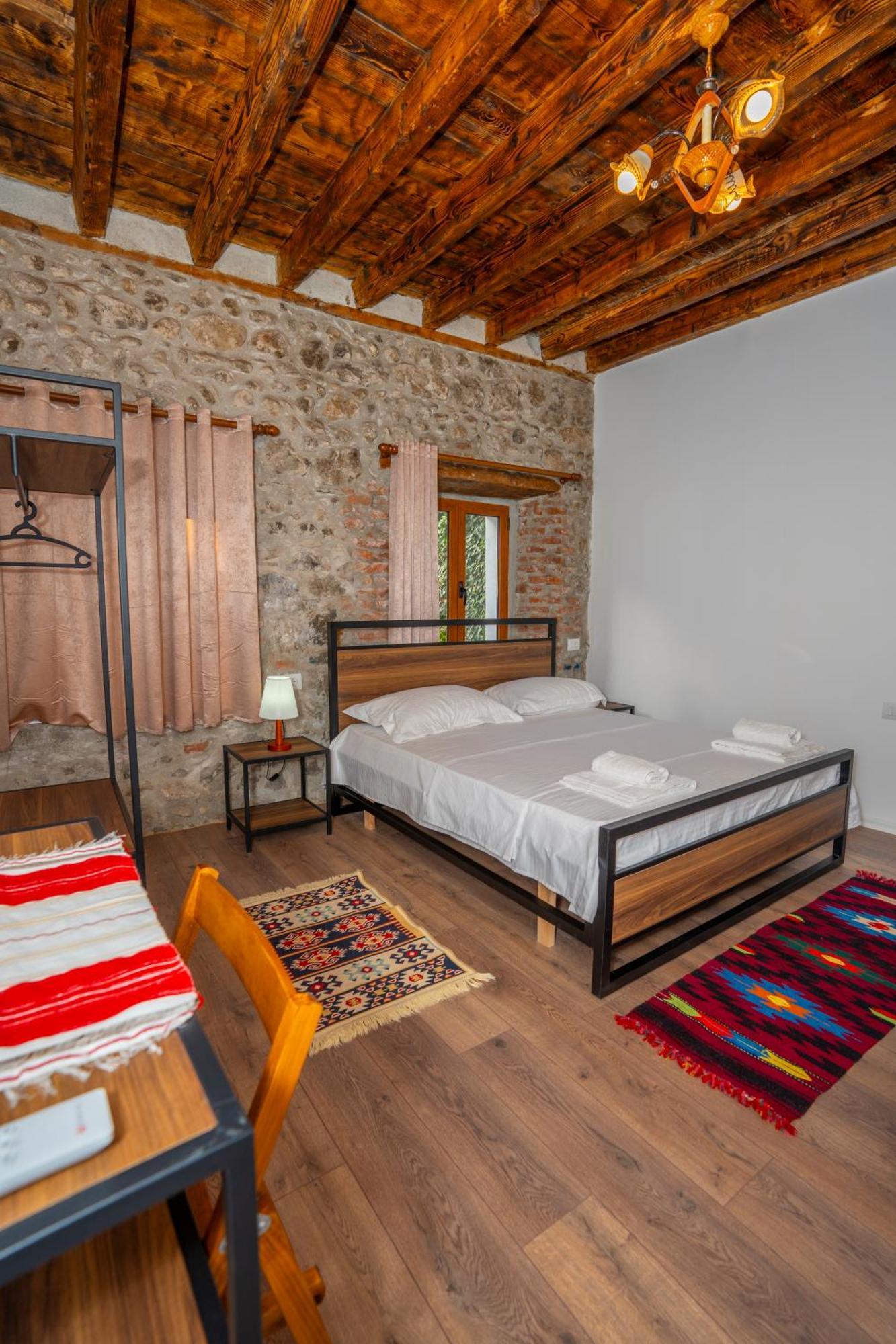 Intown Guesthouse Shkoder Exterior photo